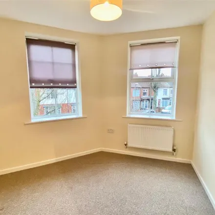 Image 2 - The Bear, The Parade, Marlborough, SN8 1DS, United Kingdom - Apartment for rent