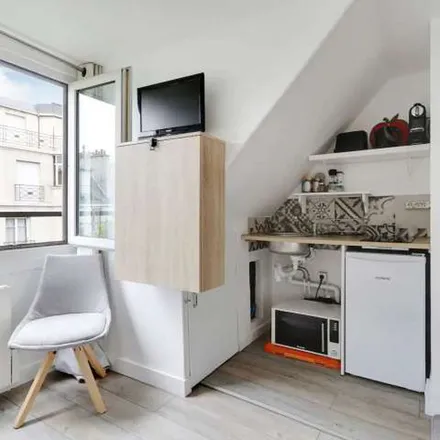 Image 7 - 8 Rue de Navarin, 75009 Paris, France - Apartment for rent
