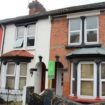 Rent this 3 bed house on Trinity Road in Gillingham, ME7 1JG