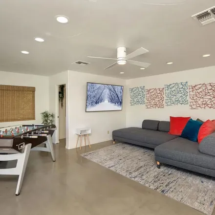 Image 6 - 716 Sierra Way, Palm Springs, CA 92264, USA - Apartment for rent