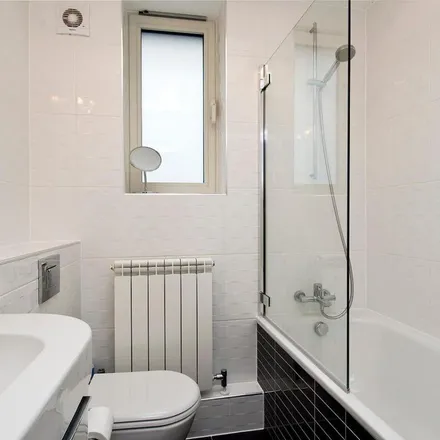 Image 2 - Hend House, 233 Shaftesbury Avenue, London, WC2H 8EE, United Kingdom - Apartment for rent