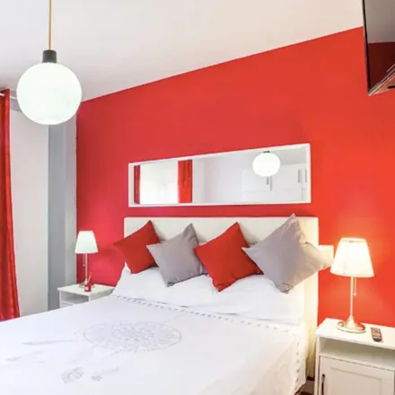Rent this 5 bed room on Avenida Don Juan de Austria in 26, 28804 Alcalá de Henares