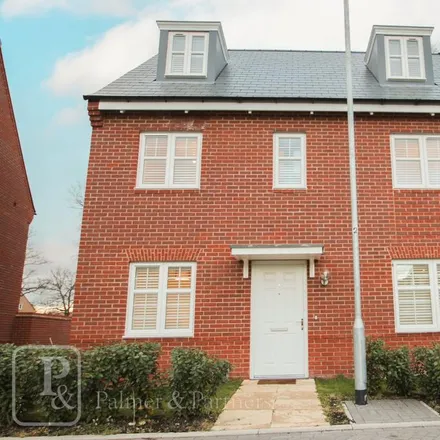 Image 1 - Chapel Crescent, Horkesley Heath, CO4 6BG, United Kingdom - House for rent