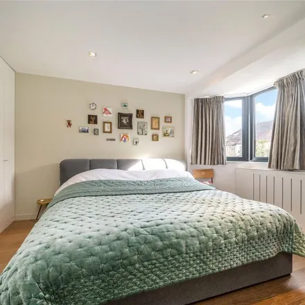 Image 3 - Dingwall Gardens, London, NW11 7ET, United Kingdom - Apartment for rent