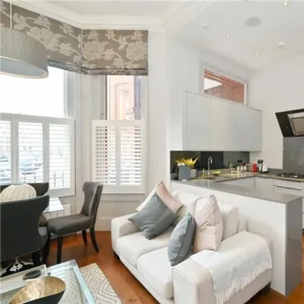 Image 5 - 29 Cranley Gardens, London, SW7 3BD, United Kingdom - Apartment for sale