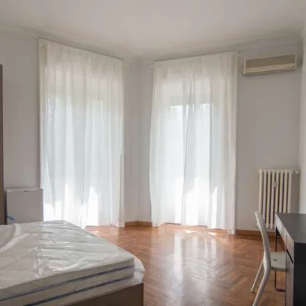 Image 3 - Via Leopoldo Cicognara, 2, 20130 Milan MI, Italy - Apartment for rent