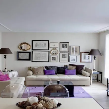 Rent this 1 bed apartment on 75116 Paris