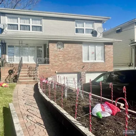 Rent this 3 bed house on 785 East Edgewater Avenue in Ridgefield, NJ 07657