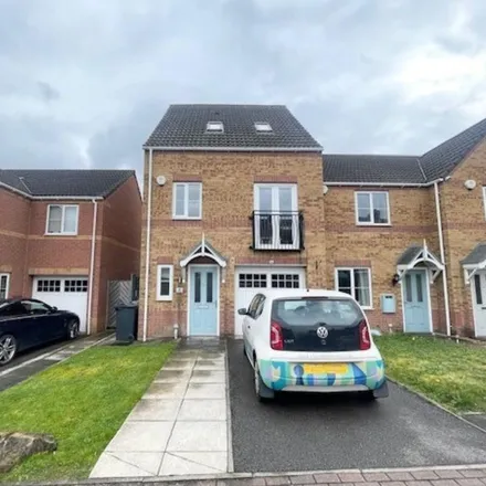 Rent this 3 bed townhouse on Bellcross Way in Cudworth, S71 5SJ