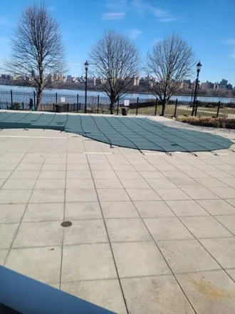 Image 7 - Hoboken Newport Walkway – Hudson River Waterfront Walkway, North Bergen, NJ 07093, USA - House for rent