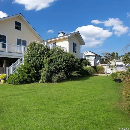 Image 3 - 650 South 8th Street, Village of Lindenhurst, NY 11757, USA - House for sale