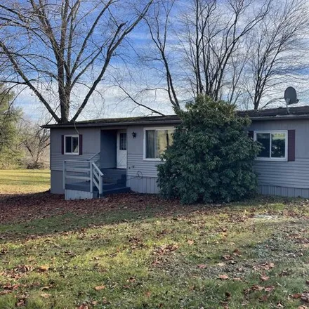 Buy this studio apartment on 427 Southern Avenue in Strattanville, Clarion County