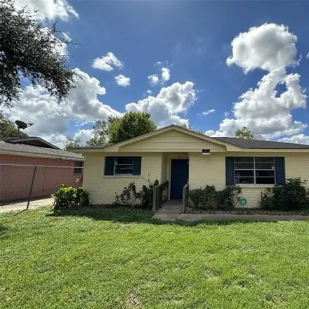 Rent this 3 bed house on 9090 Klondike Street in East Haven, Houston