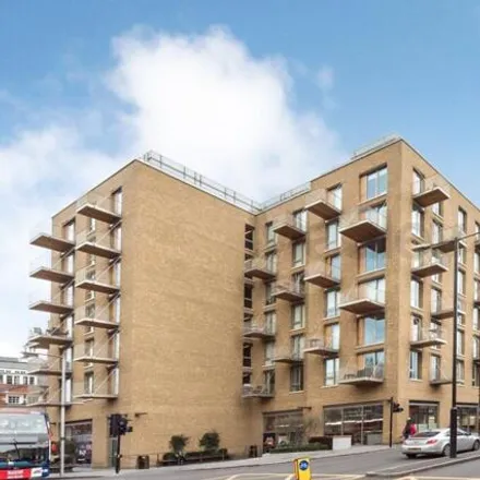 Image 4 - Tudor House, Duchess Walk, London, SE1 2RF, United Kingdom - Apartment for sale