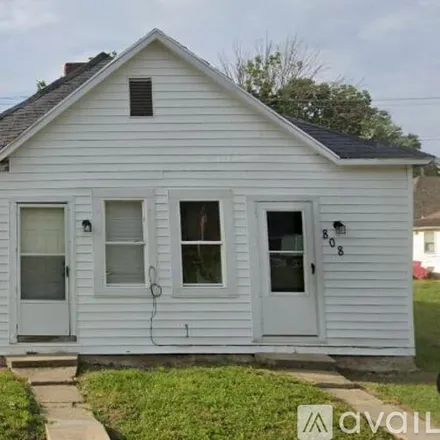 Rent this 1 bed house on 810 W 1st St