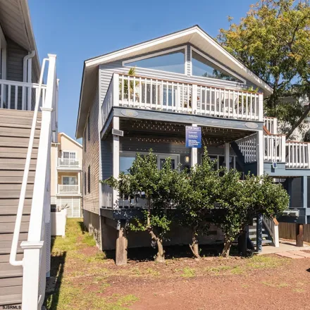 Buy this 3 bed condo on 1138 Bay Avenue in Ocean City, NJ 08226