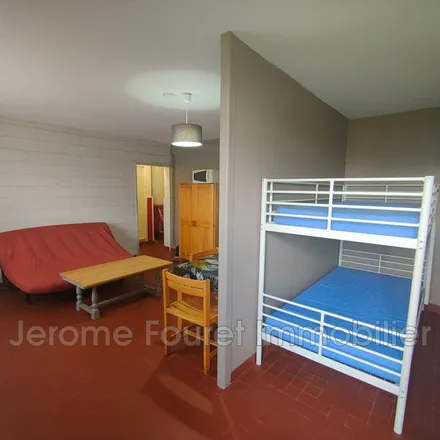 Image 2 - 2 Avenue Gambetta, 19200 Ussel, France - Apartment for rent