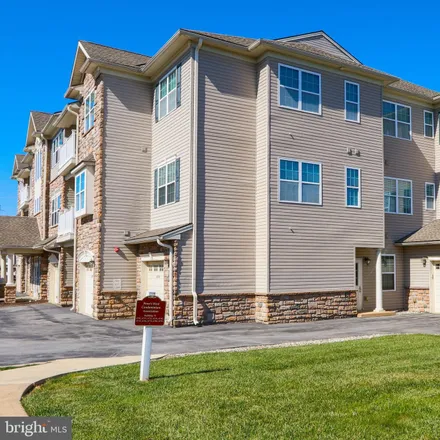 Image 5 - 6715 Pioneer Drive, Lower Macungie Township, PA 18062, USA - Condo for sale