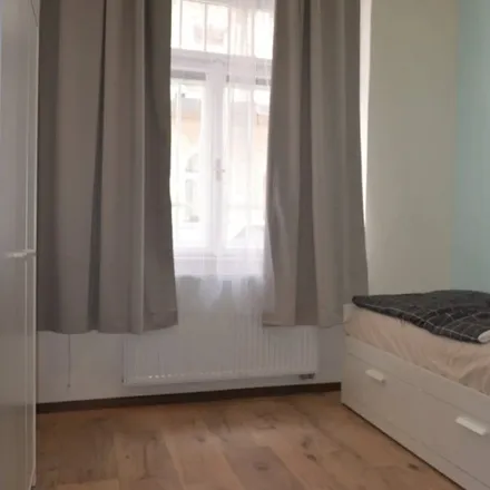 Rent this 3 bed room on Dětský areál Karlov in Ke Karlovu, 121 32 Prague