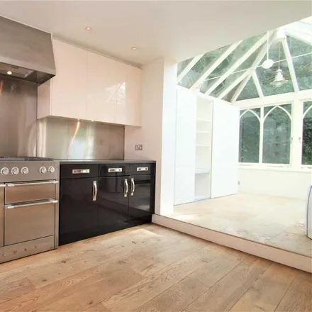 Image 4 - 21 Hampstead Lane, London, N6 6LH, United Kingdom - Duplex for rent