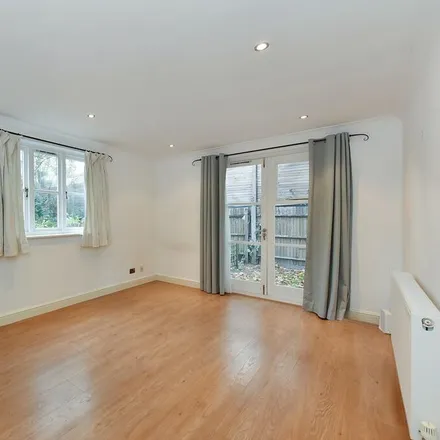 Image 1 - The London Oratory School, Seagrave Road, London, SW6 1RX, United Kingdom - Apartment for rent