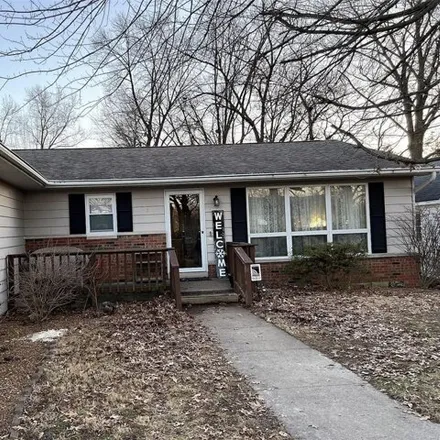 Buy this 3 bed house on 358 West Grandview Drive in Vandalia, IL 62471