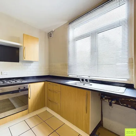 Image 4 - Chesterfield ABC, Pilsley Road, Danesmoor, S45 9BT, United Kingdom - Duplex for rent