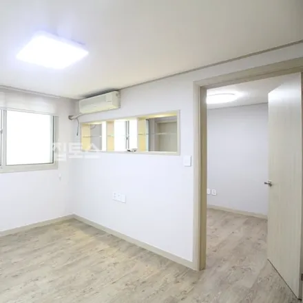 Rent this 1 bed apartment on 서울특별시 강남구 역삼동 835-61