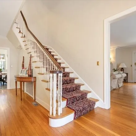 Image 5 - 153 Morris Lane South, Scarsdale Downs, City of New Rochelle, NY 10583, USA - House for sale
