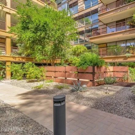 Image 2 - East Highland Avenue, Scottsdale, AZ 85251, USA - Condo for sale