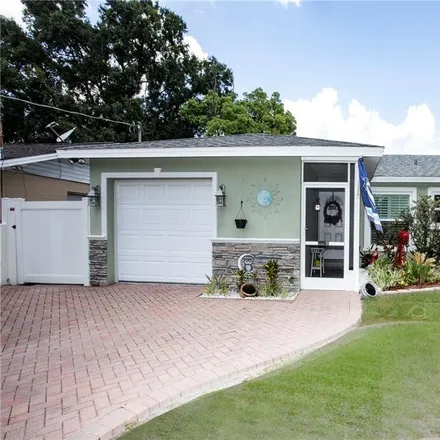 Buy this 3 bed house on 1717 West Humphrey Street in Tampa, FL 33604