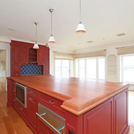 Image 1 - 19 Sound Shore Drive, Cos Cob, Greenwich, CT 06830, USA - Apartment for rent