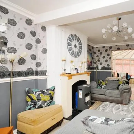 Buy this 3 bed house on Chelsfield Lane in London, BR5 4HG
