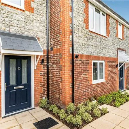 Buy this 3 bed duplex on Willow Close in Snodland, ME6 5FA