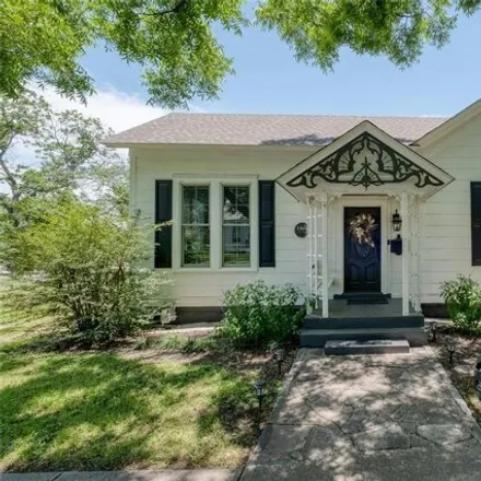 Buy this 3 bed house on 1305 South College Street in Georgetown, TX 78626