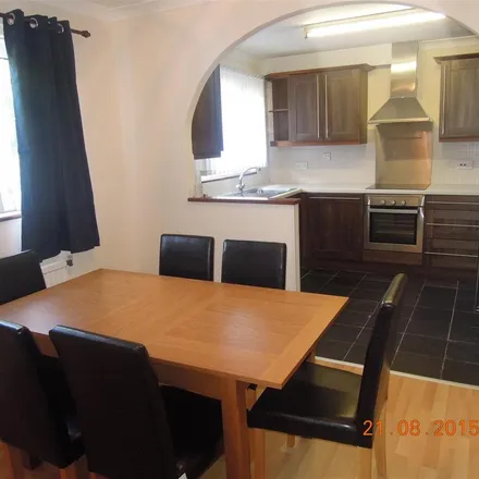 Rent this 4 bed townhouse on Scarborough Avenue in Stevenage, SG1 2QA