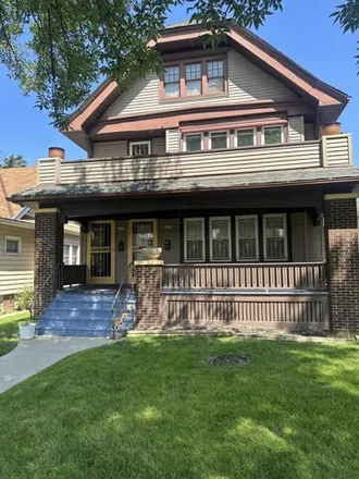 Buy this studio house on 3834 N 11th St Unit 3836 in Milwaukee, Wisconsin
