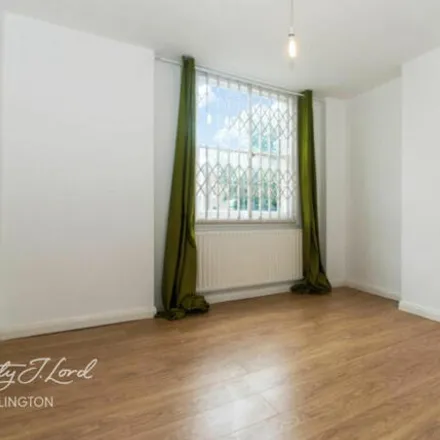 Image 4 - Ocean Supermarket, 334-336 Caledonian Road, London, N1 1BB, United Kingdom - Apartment for sale