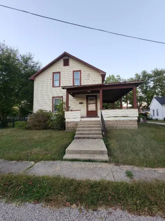 Buy this 4 bed house on 1301 Washington Avenue in Lawrenceville, IL 62439
