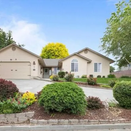 Buy this 4 bed house on 3829 South Anderson Street in Kennewick, WA 99337