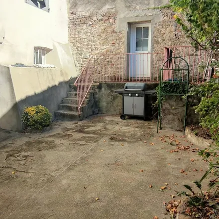 Rent this 2 bed apartment on unnamed road in 11000 Carcassonne, France