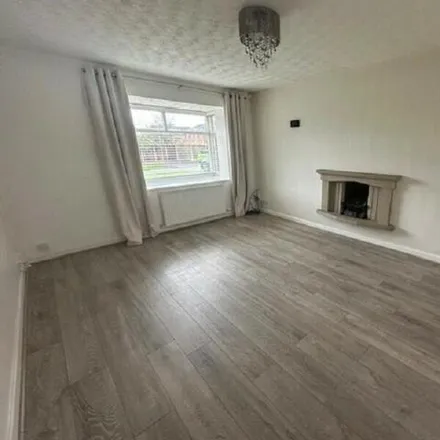 Image 2 - The Cobbles, Knowsley, L26 7AR, United Kingdom - House for rent