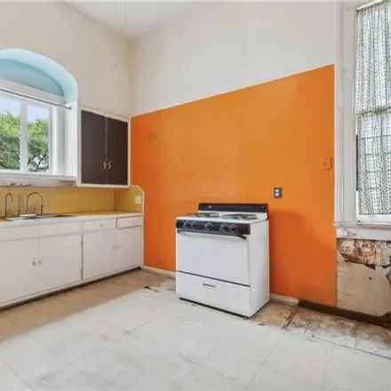 Image 6 - 221 South Genois Street, New Orleans, LA 70119, USA - House for sale