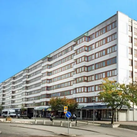 Rent this 4 bed apartment on Friskväderstorget in 418 38 Gothenburg, Sweden