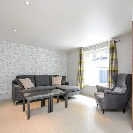 Rent this 5 bed townhouse on 94A Horseferry Road in Westminster, London