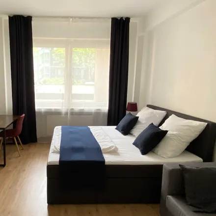 Rent this 2 bed apartment on Hohenzollernring 32-34 in 50672 Cologne, Germany