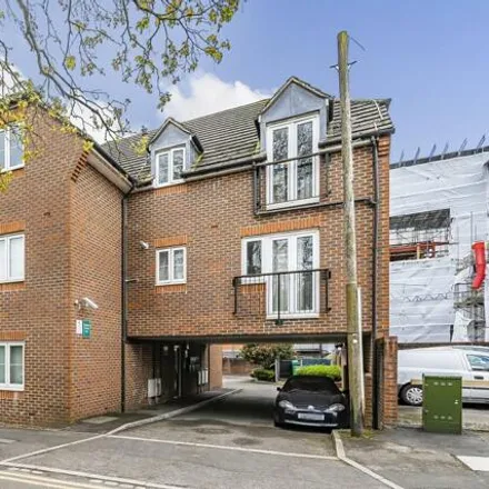 Buy this 1 bed apartment on 149 London Road in Reading, RG1 5DE