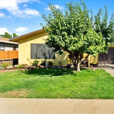 Buy this 3 bed house on 1687 5th Street in Clovis, CA 93611