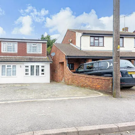 Buy this 4 bed duplex on Kents Hill Road in Benfleet, SS7 5PT