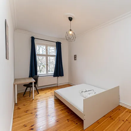 Rent this 3 bed room on Kaiser-Friedrich-Straße 48 in 10627 Berlin, Germany